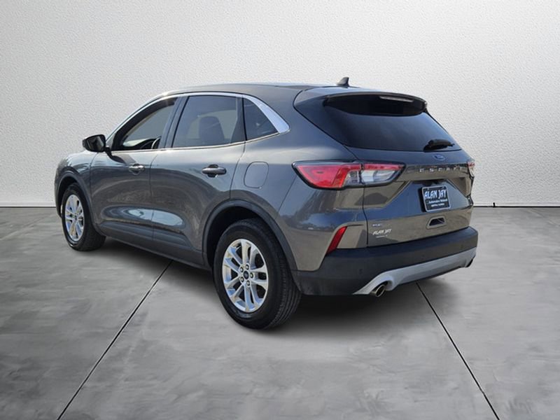 Used 2021 Ford Escape SE image 4