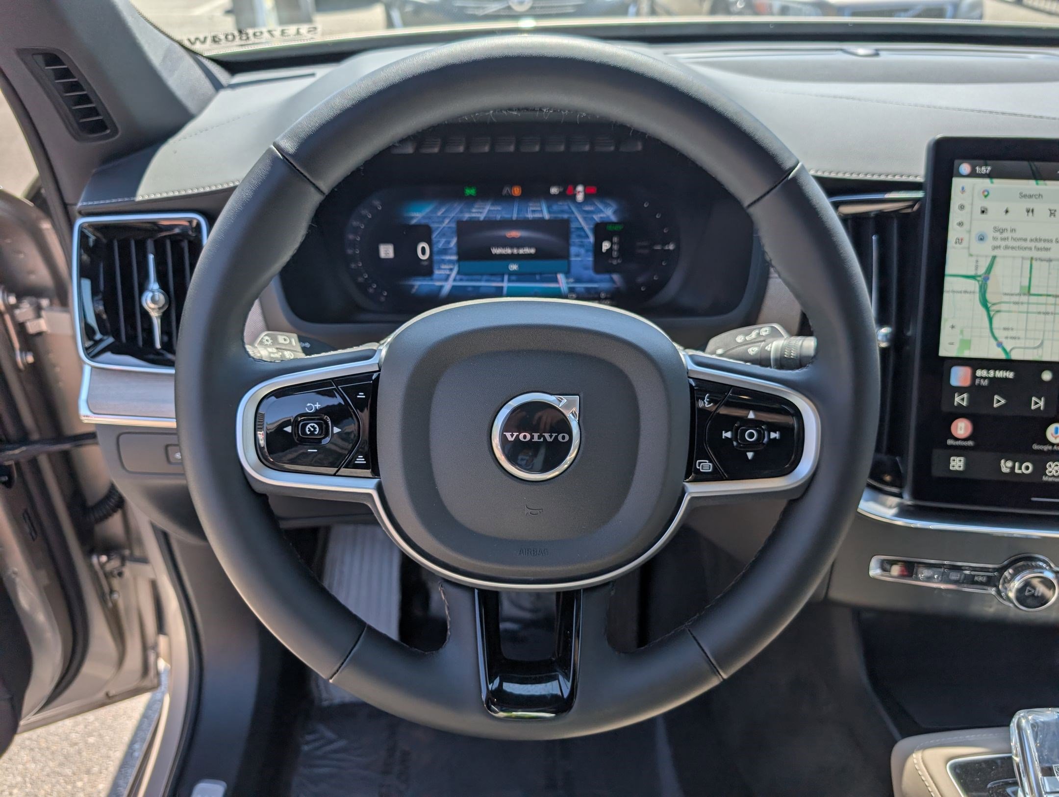 Used 2025 Volvo XC90 T8 Plus AWD/4WD image 17
