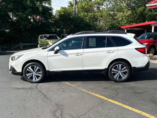 Used 2018 Subaru Outback 2.5i Limited image 3