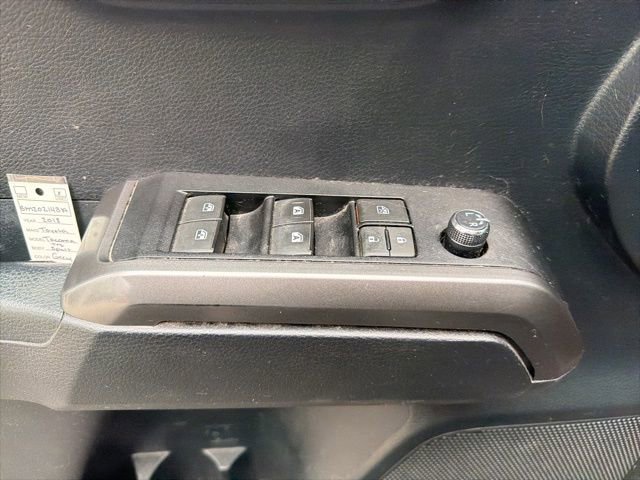 Used 2018 Toyota Tacoma TRD Sport AWD/4WD image 18