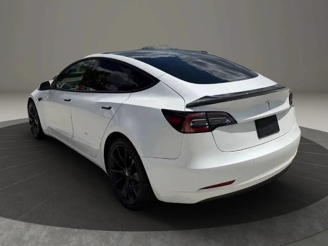 Used 2020 Tesla Model 3 Standard Range Plus RWD image 8