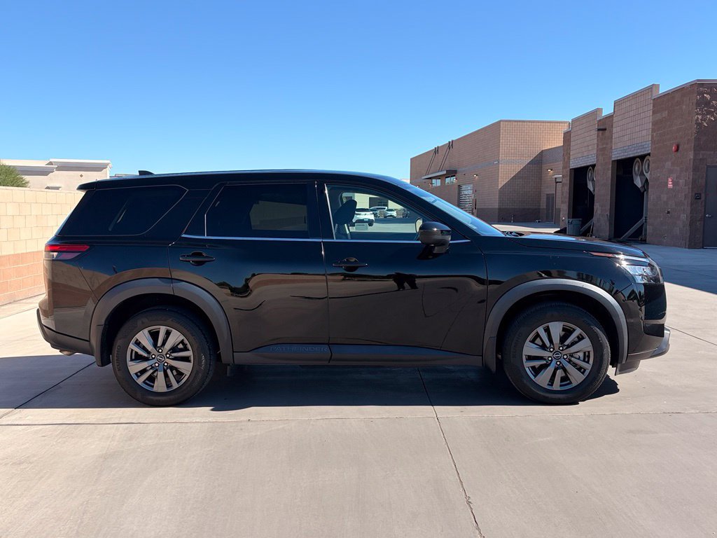 Used 2023 Nissan Pathfinder S FWD image 6