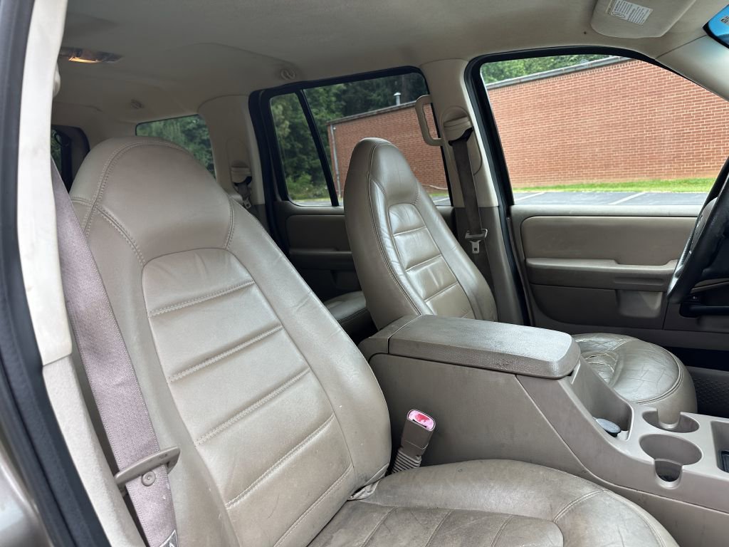 Used 2002 Ford Explorer XLT image 21