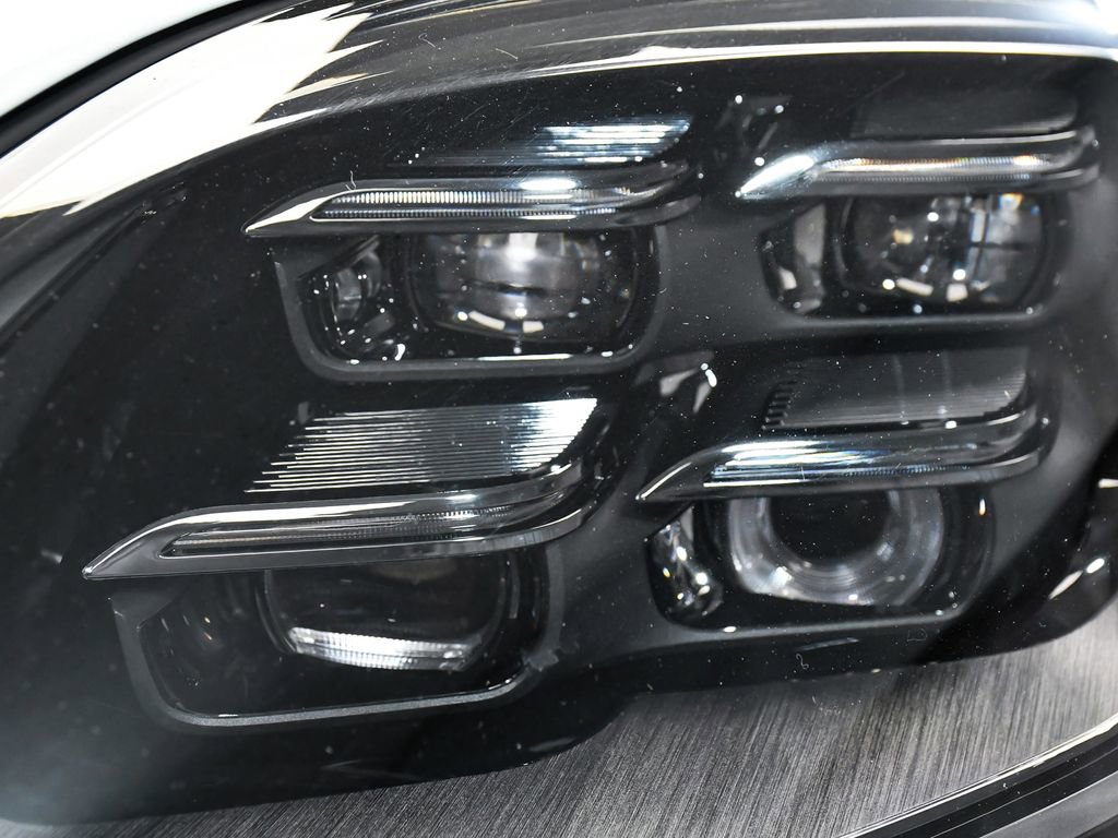 Used 2024 Porsche Cayenne Coupe AWD/4WD image 73