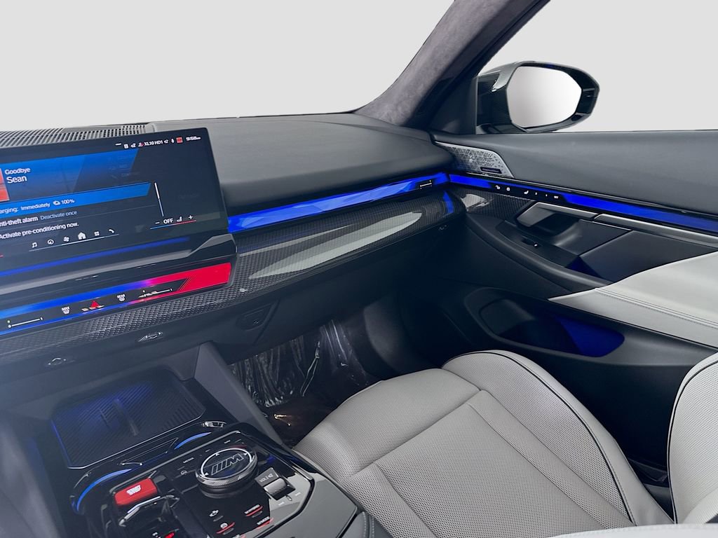 Used 2025 BMW M5 w/ Carbon Package image 24
