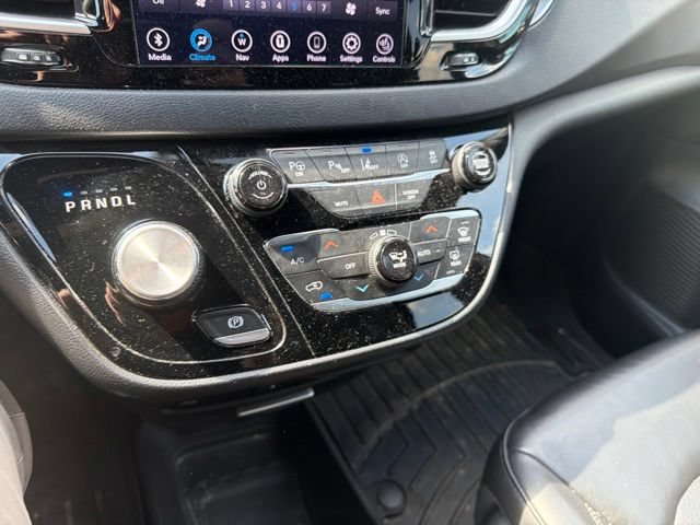 Used 2020 Chrysler Pacifica Touring-L Plus FWD image 6