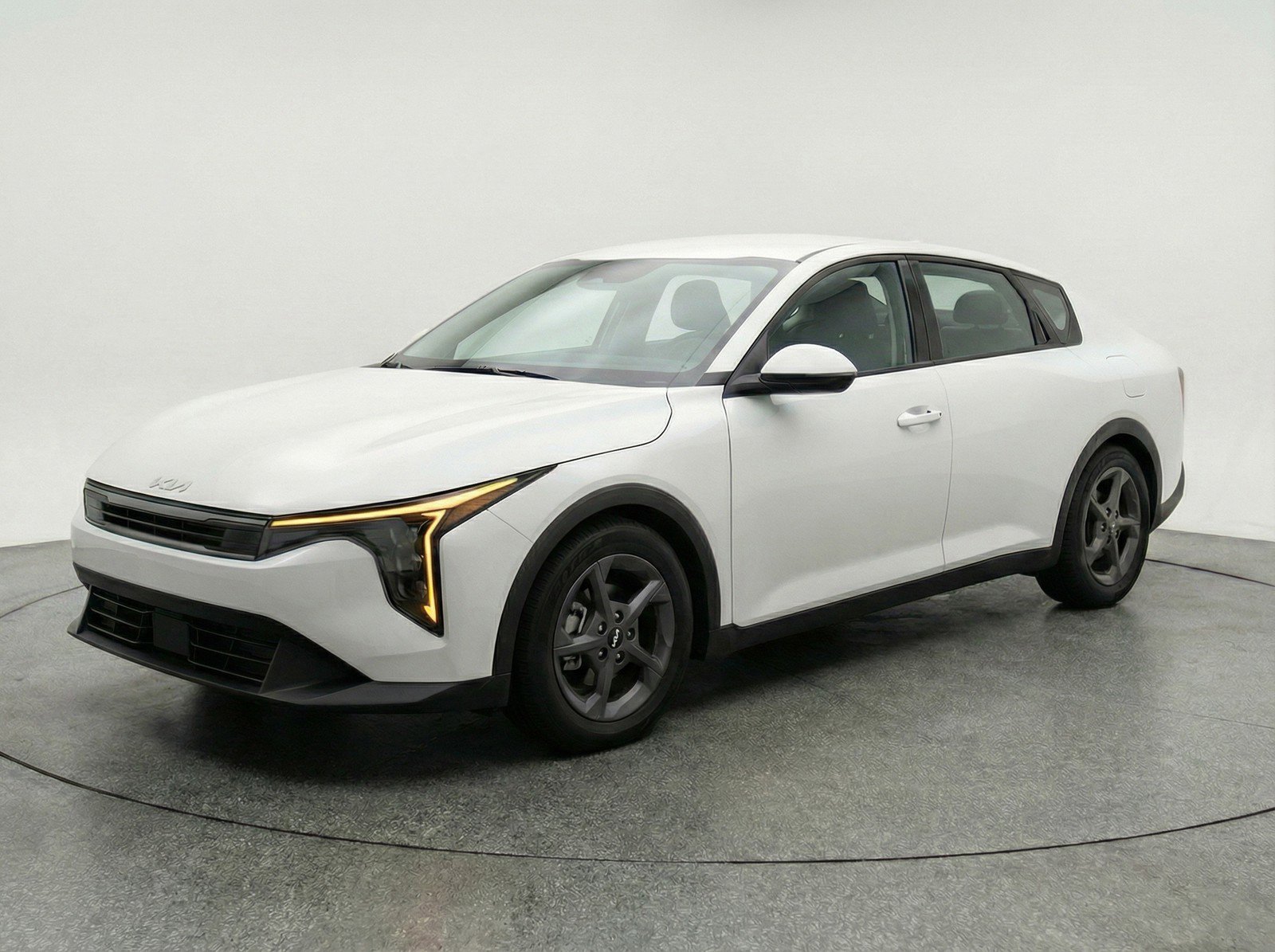 Used 2025 Kia K4 LXS image 3