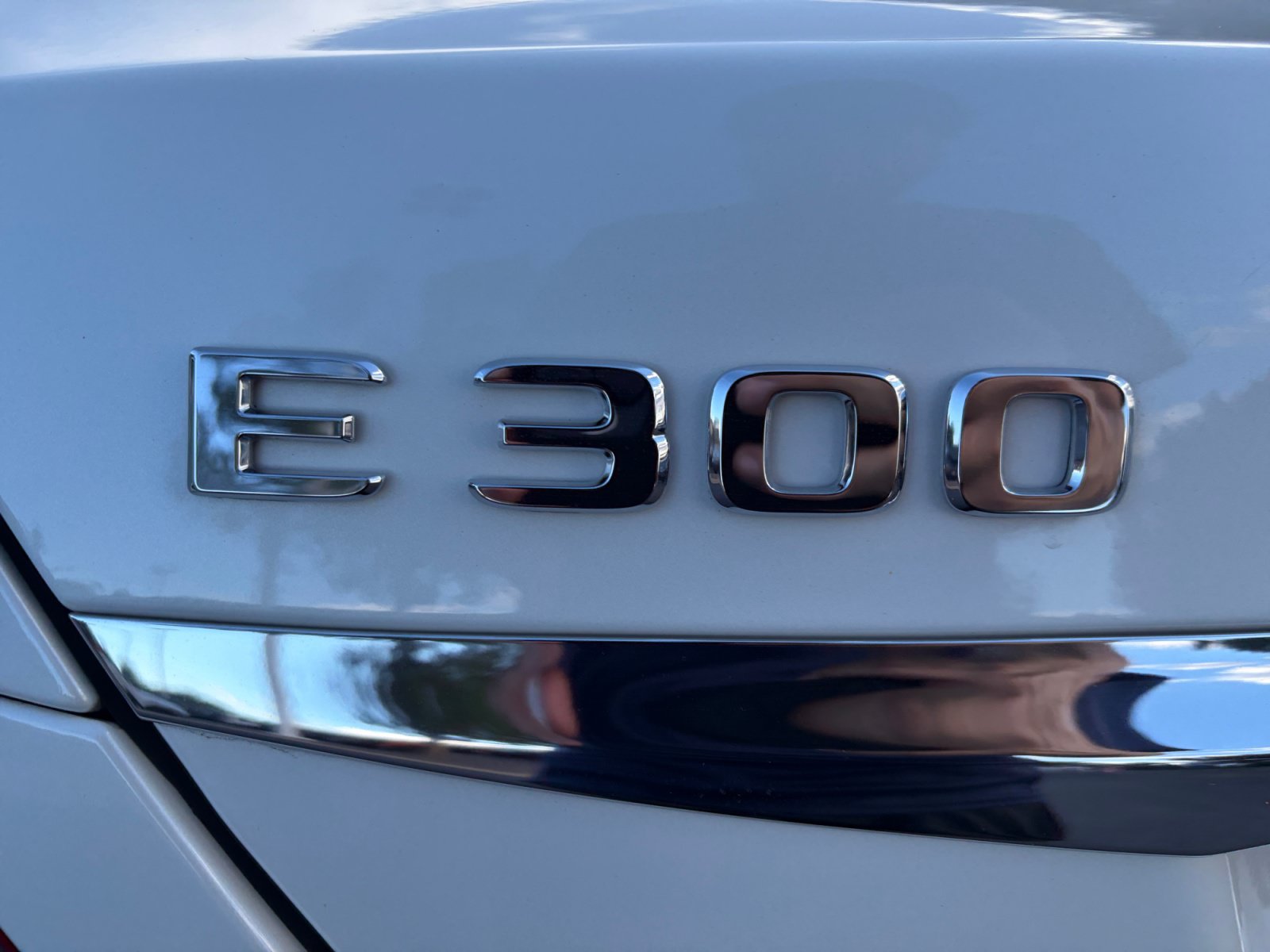 Used 2019 Mercedes-Benz E 300 4MATIC image 29