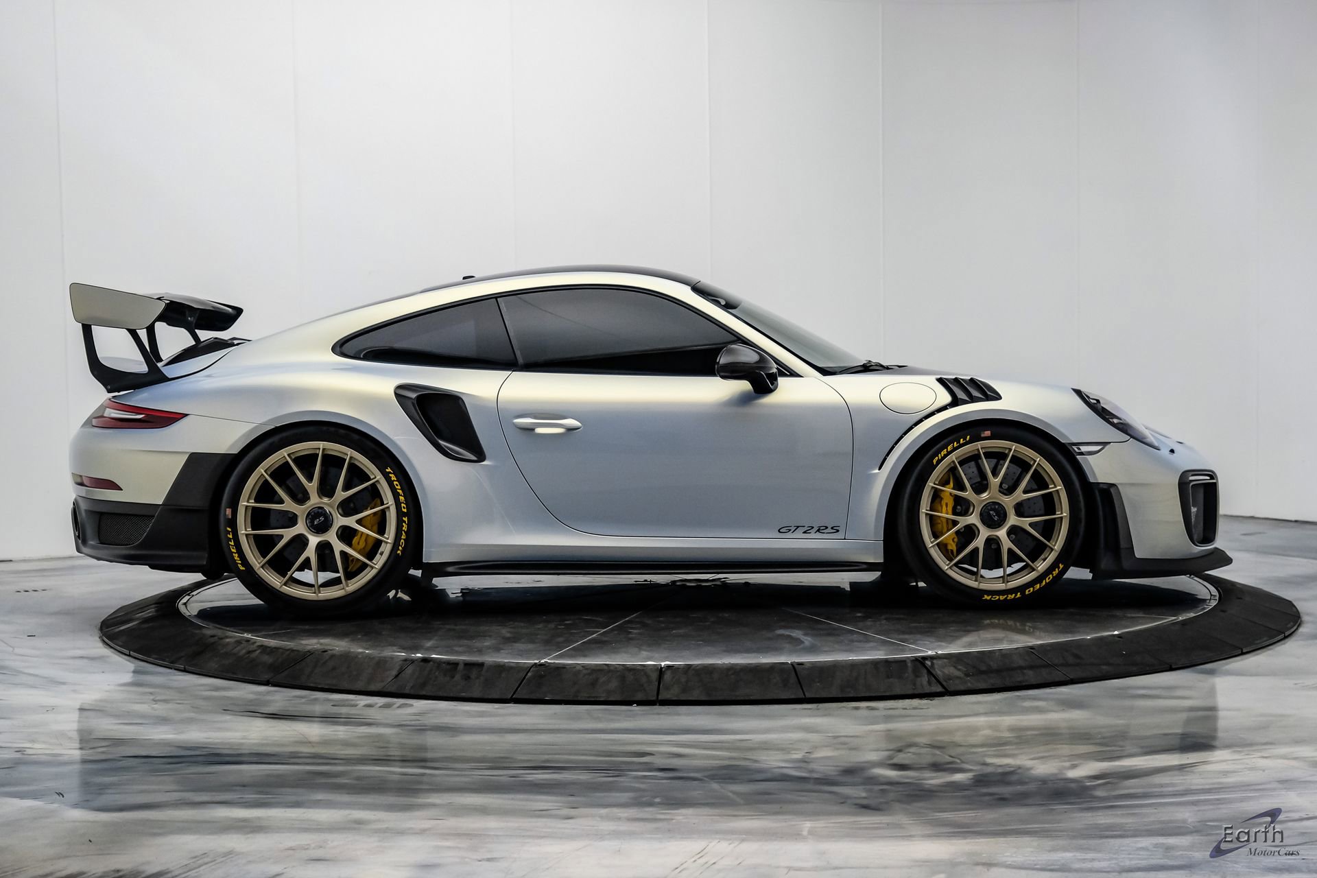 Used 2018 Porsche 911 GT2 RS w/ Weissach Package RWD image 24