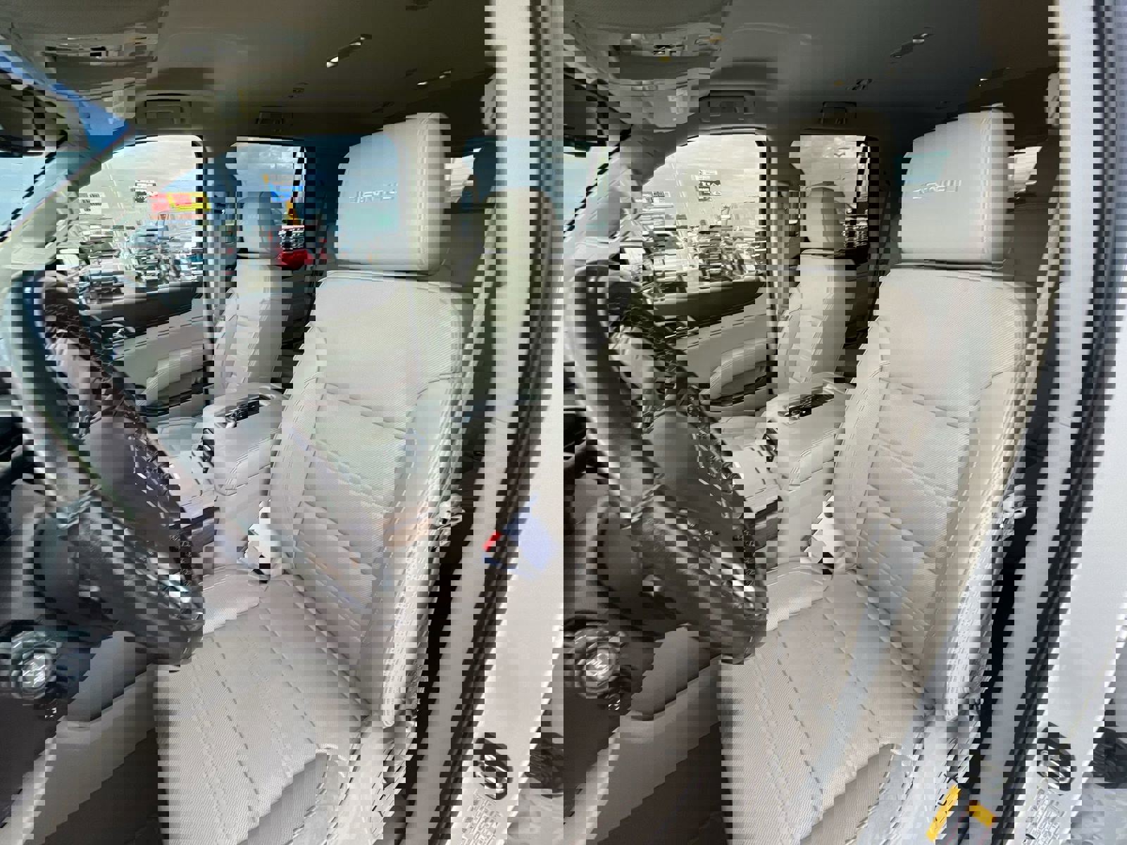 Used 2019 GMC Yukon Denali w/ Enhanced Security Package image 12