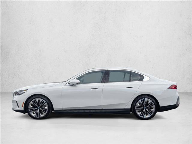 Used 2025 BMW i5 eDrive40i w/ Premium Package image 9