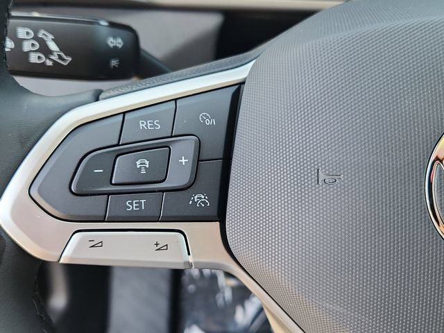 New 2026 Volkswagen Taos SE FWD image 11