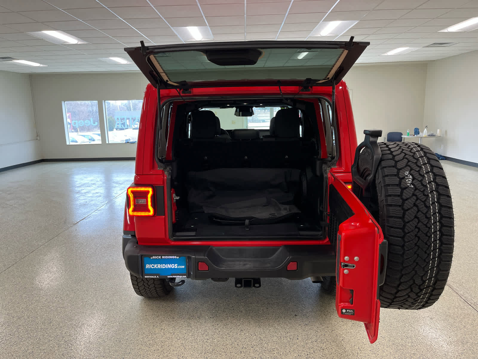 Used 2025 Jeep Wrangler Backcountry image 11