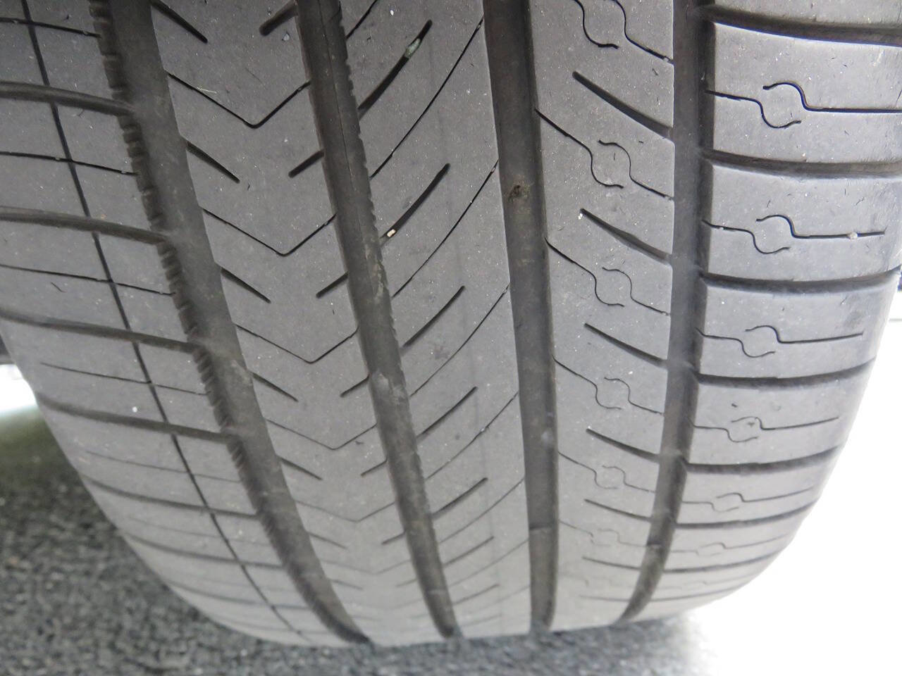 Used 2014 Mercedes-Benz E 550 4MATIC Sedan image 36