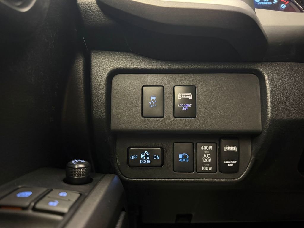 Used 2023 Toyota Tacoma TRD Off-Road w/ Technology Package AWD/4WD image 28