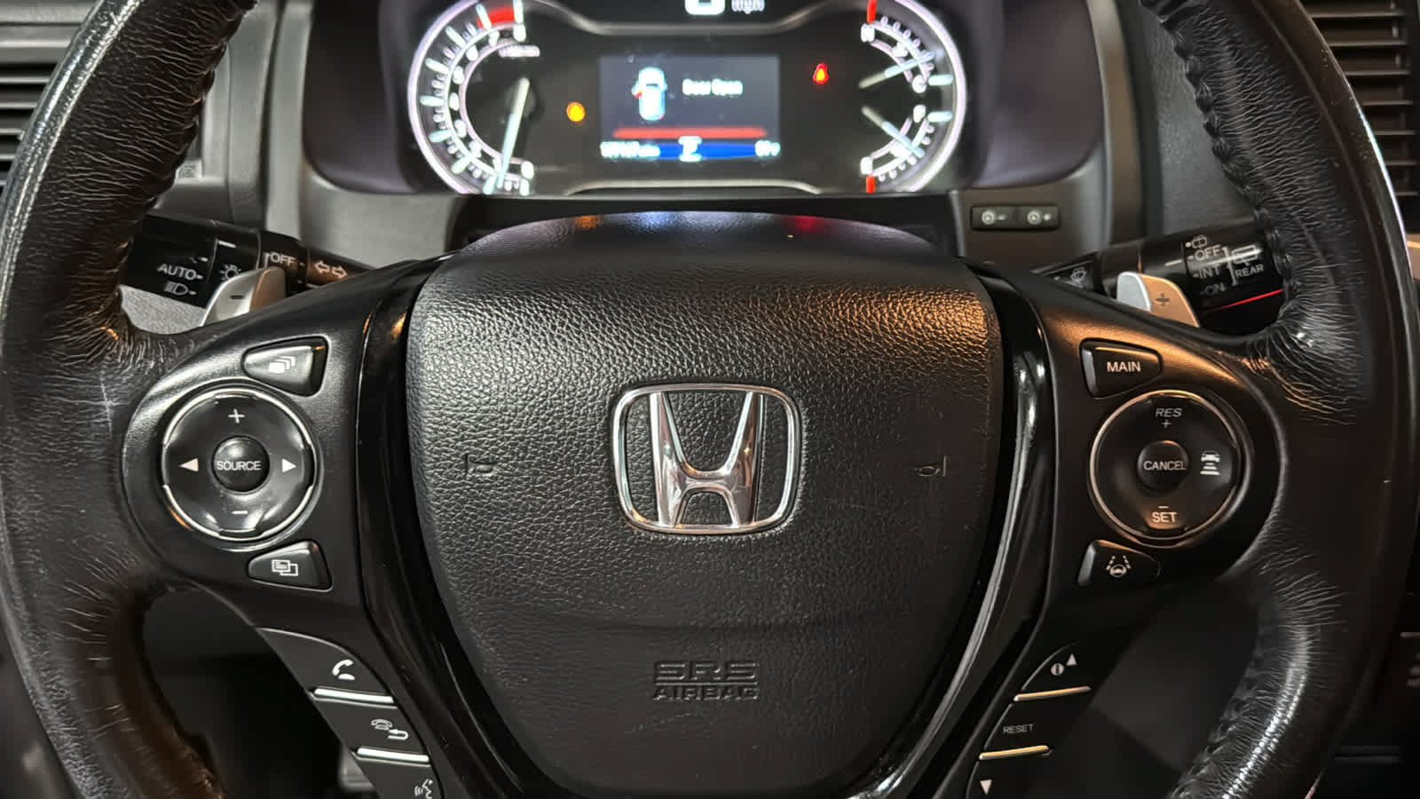 Used 2016 Honda Pilot Touring image 11