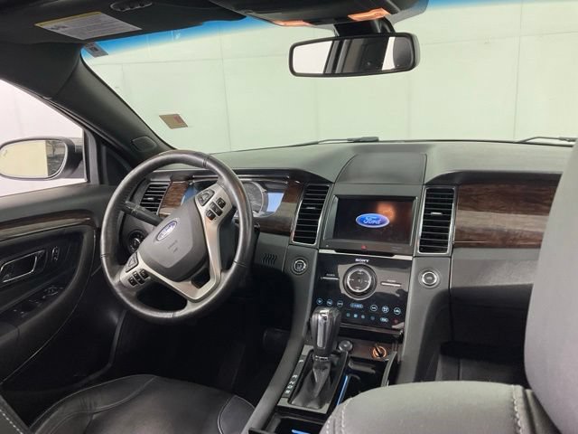Used 2017 Ford Taurus Limited AWD/4WD image 27