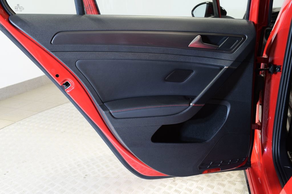 Used 2020 Volkswagen GTI SE FWD image 27