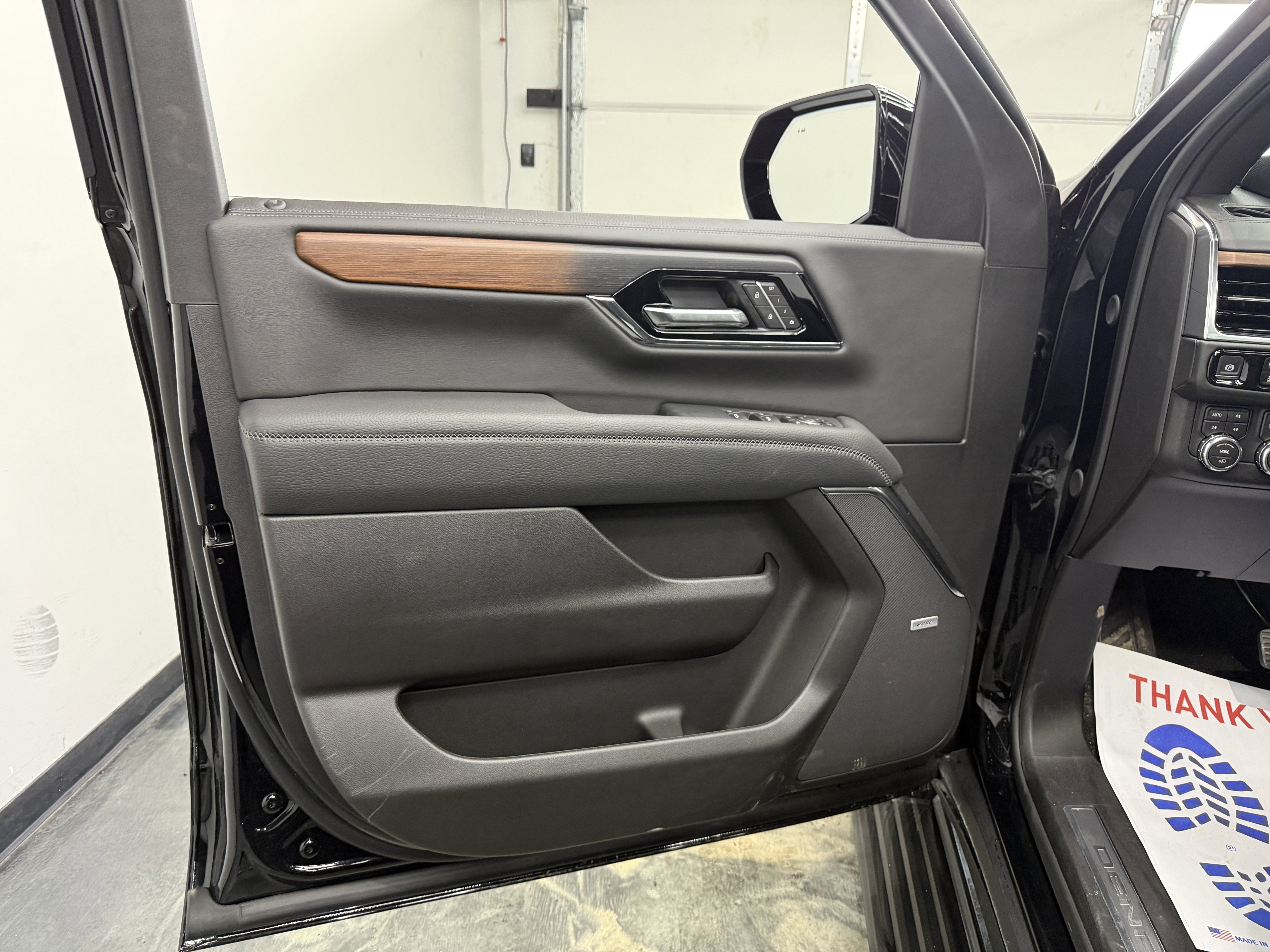 Used 2026 GMC Yukon Denali w/ Denali Reserve Package image 10