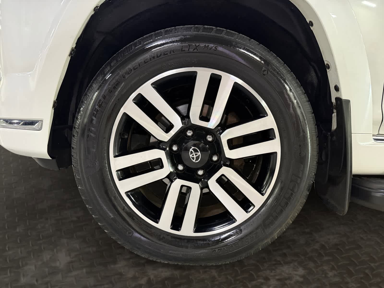 Used 2016 Toyota 4Runner Limited AWD/4WD image 18