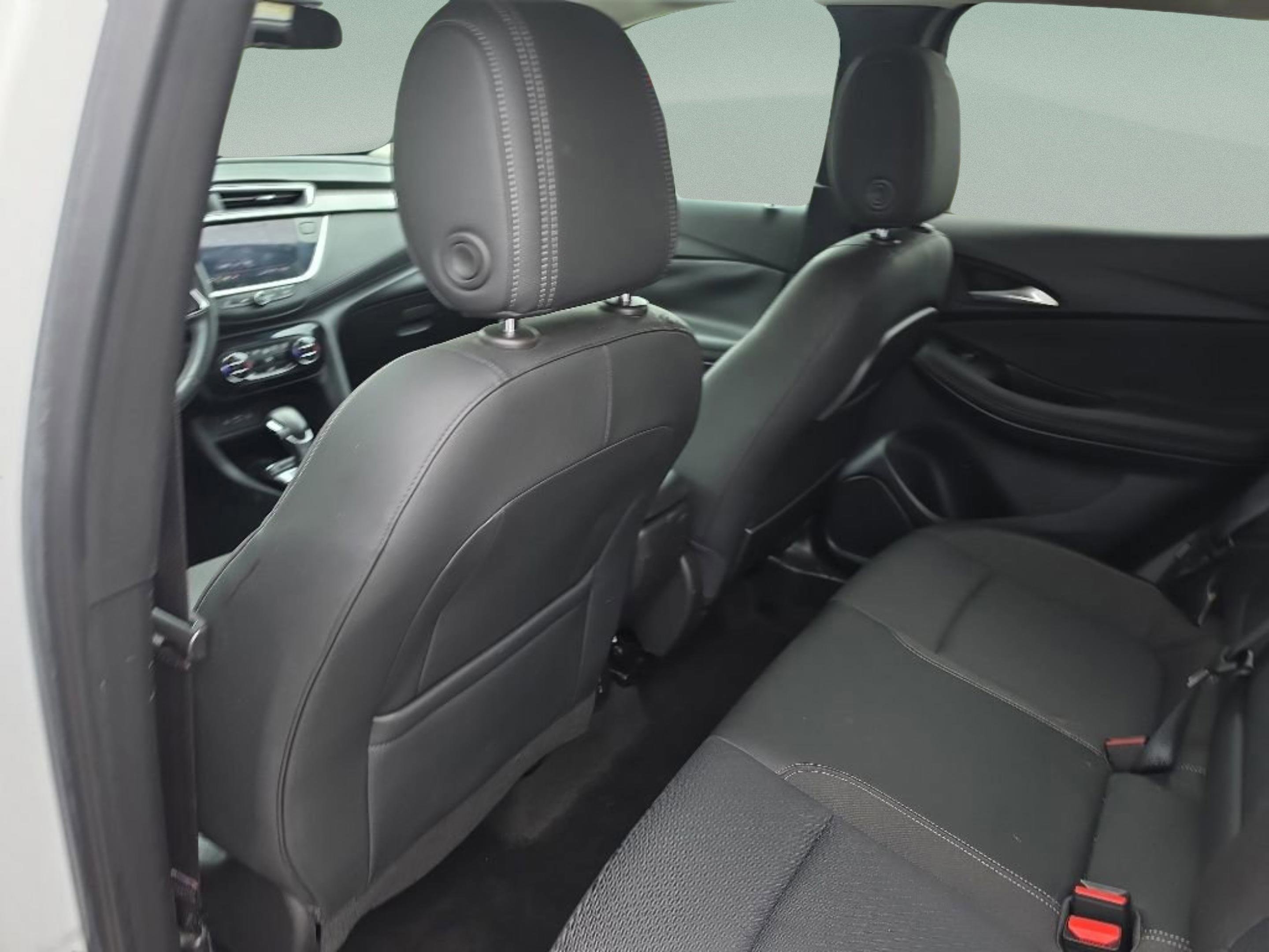 Used 2022 Buick Encore GX Select FWD image 29