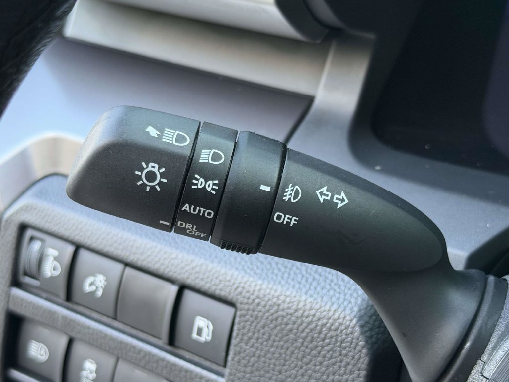 Used 2025 Toyota Tacoma TRD Sport AWD/4WD image 26