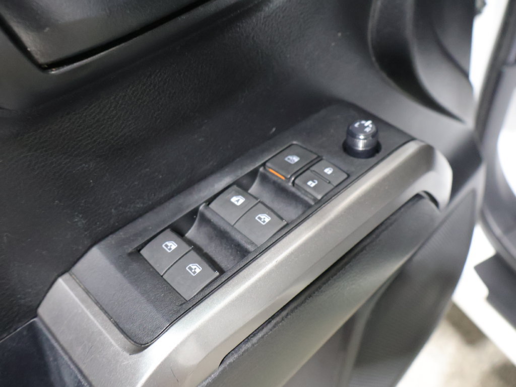 Used 2022 Toyota Tacoma SR5 w/ Technology Package AWD/4WD image 14