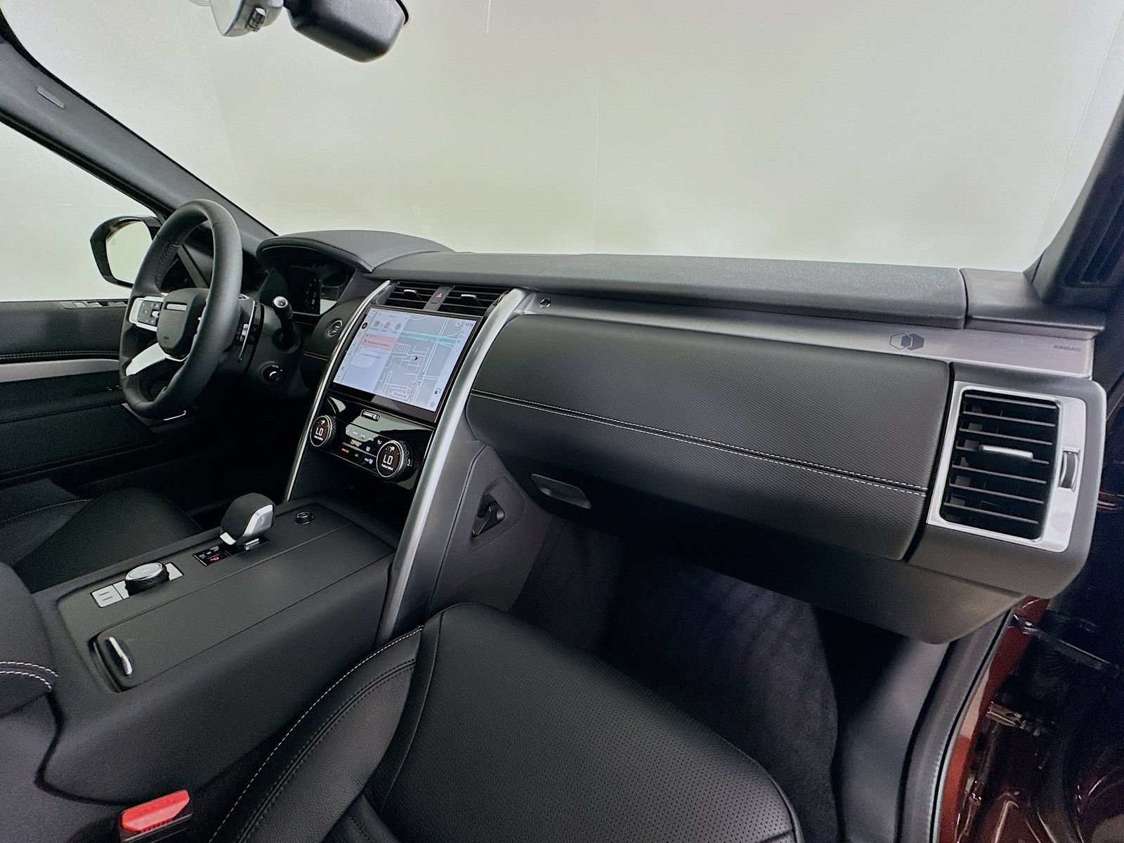New 2026 Land Rover Discovery Limited Edition AWD/4WD image 49