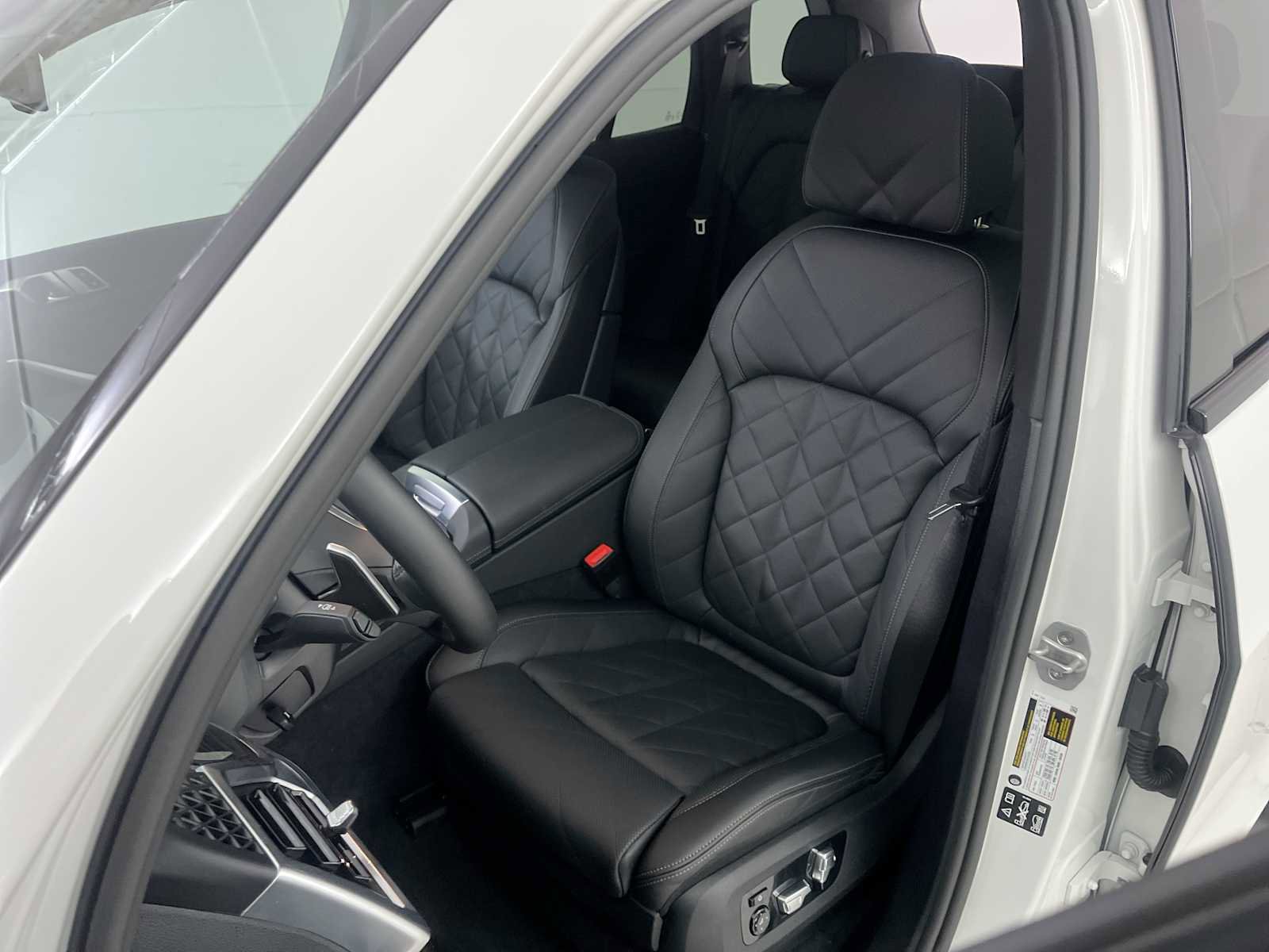 Used 2026 BMW X5 xDrive40i image 13