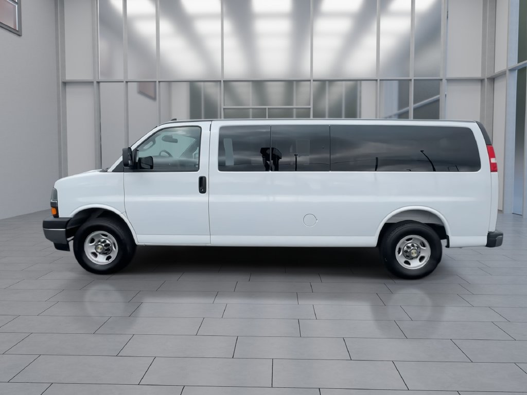 Used 2025 Chevrolet Express 3500 LT w/ LT Preferred Equipment Group RWD image 5