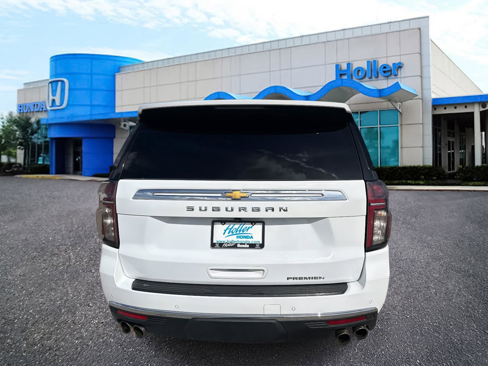 Used 2023 Chevrolet Suburban Premier image 5