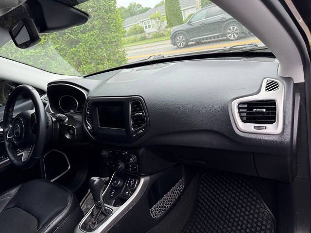 Used 2019 Jeep Compass Latitude w/ Popular Equipment Group AWD/4WD image 18