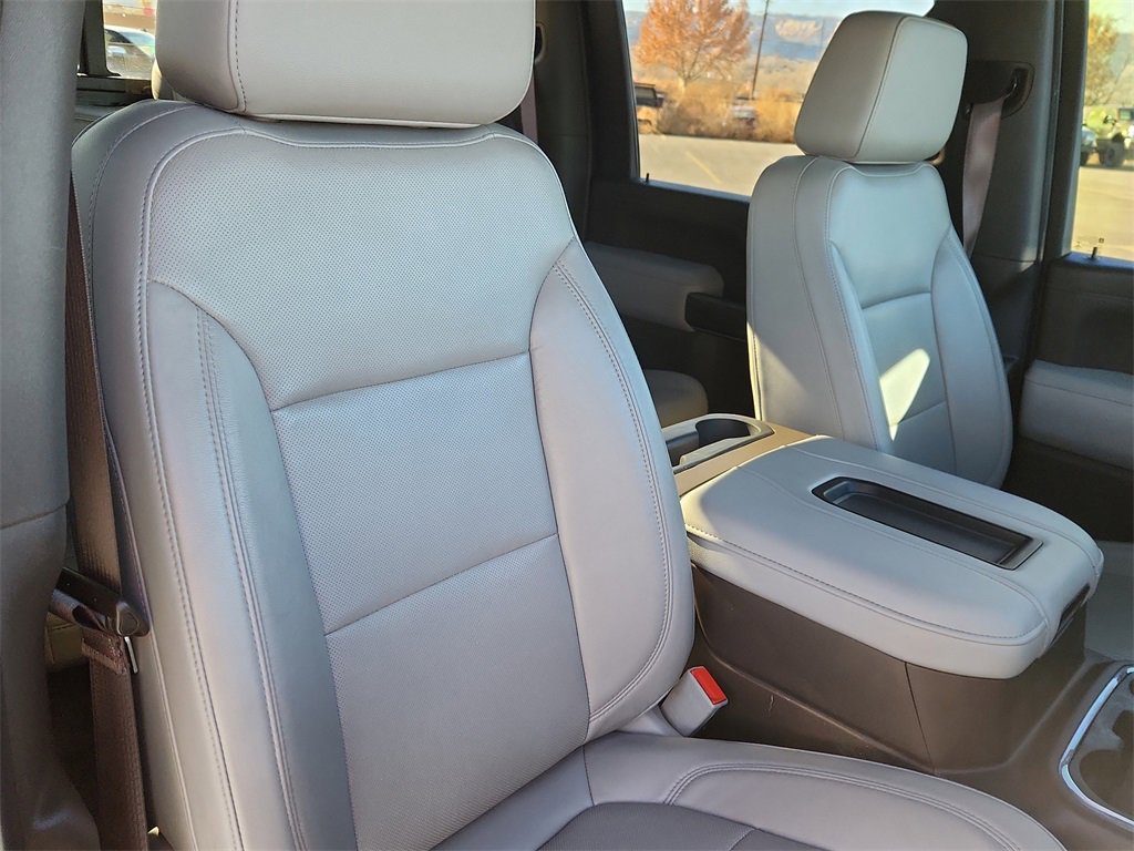 Used 2020 Chevrolet Silverado 3500 LTZ w/ LTZ Convenience Package image 17