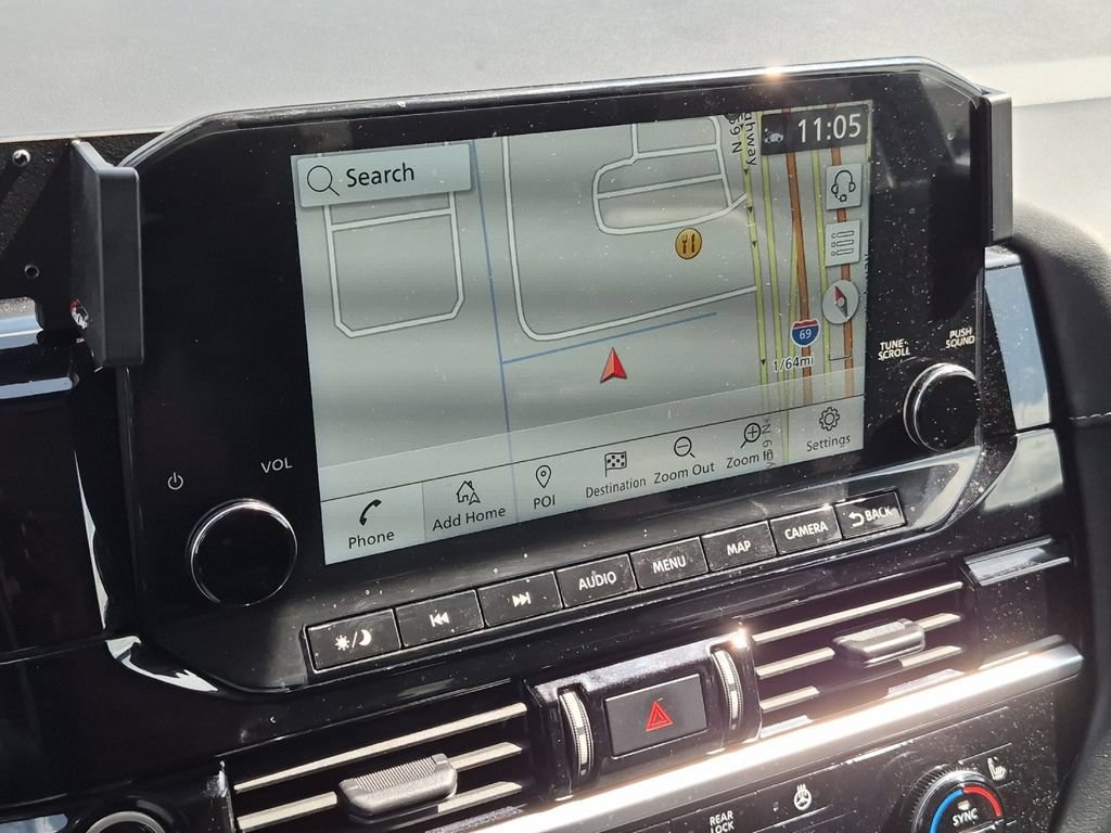 Used 2023 Nissan Pathfinder SL AWD/4WD image 19