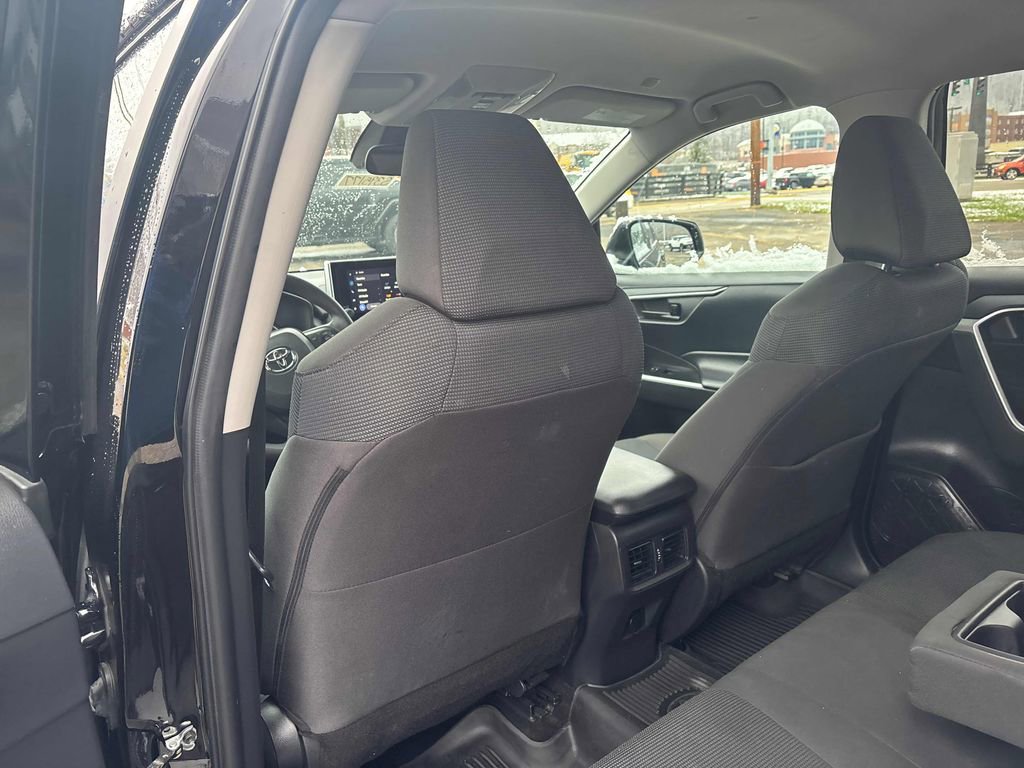 Used 2023 Toyota RAV4 LE image 37