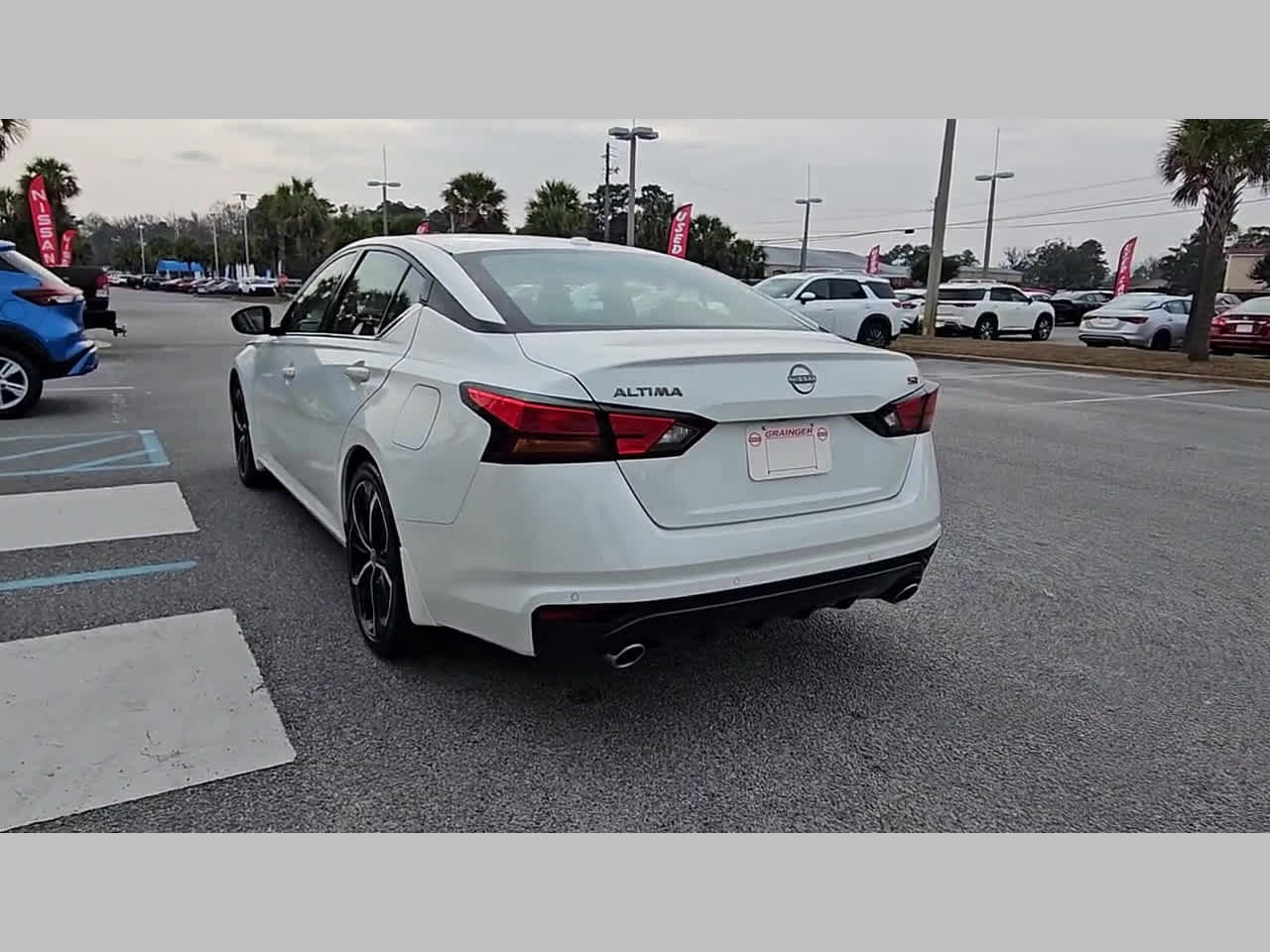 Used 2024 Nissan Altima 2.5 SR w/ SR Premium Package image 29