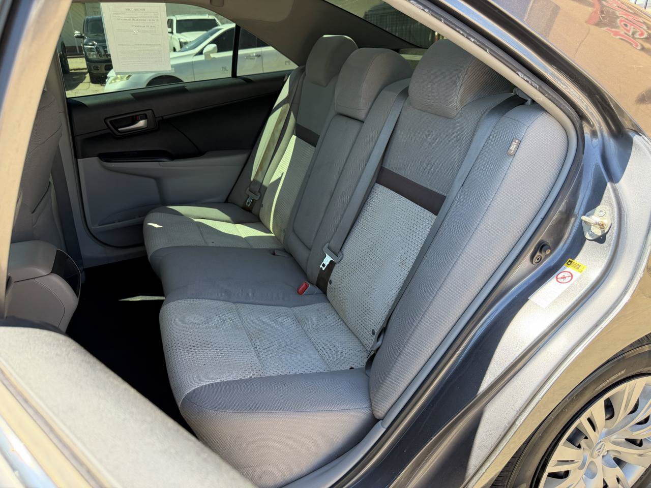 Used 2014 Toyota Camry LE FWD image 27