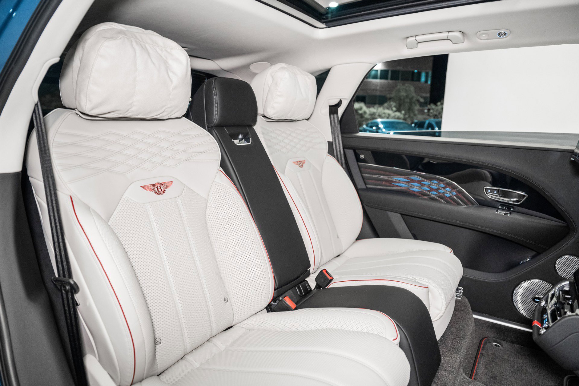 New 2025 Bentley Bentayga Extended Wheelbase image 34