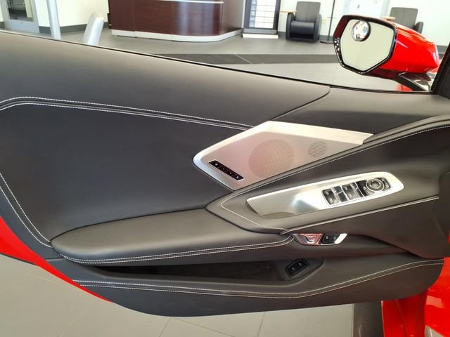 Used 2022 Chevrolet Corvette Stingray Premium Conv w/ Z51 Performance Package RWD image 4
