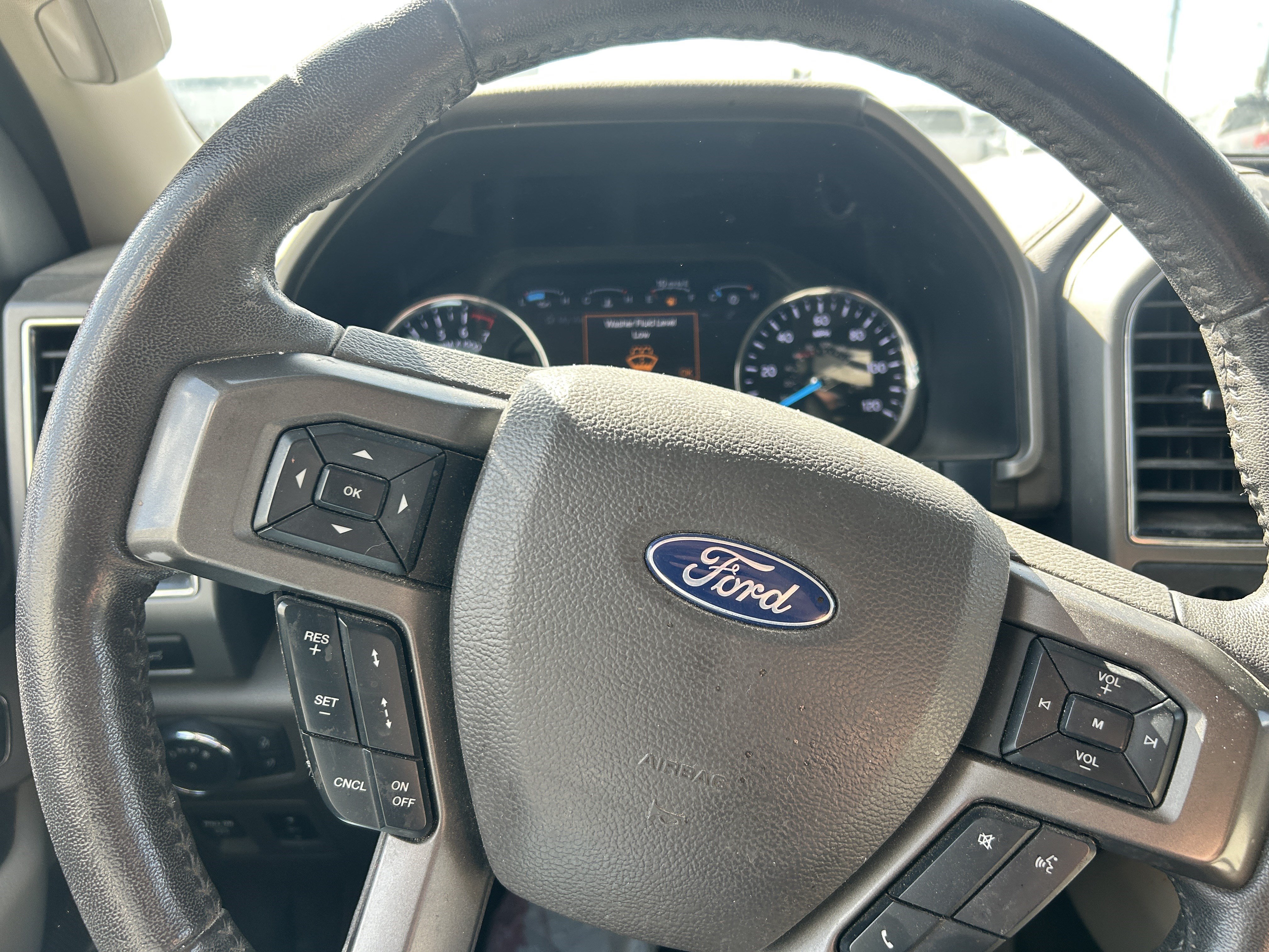 Used 2019 Ford Expedition Max XLT w/ Equipment Group 202A AWD/4WD image 17