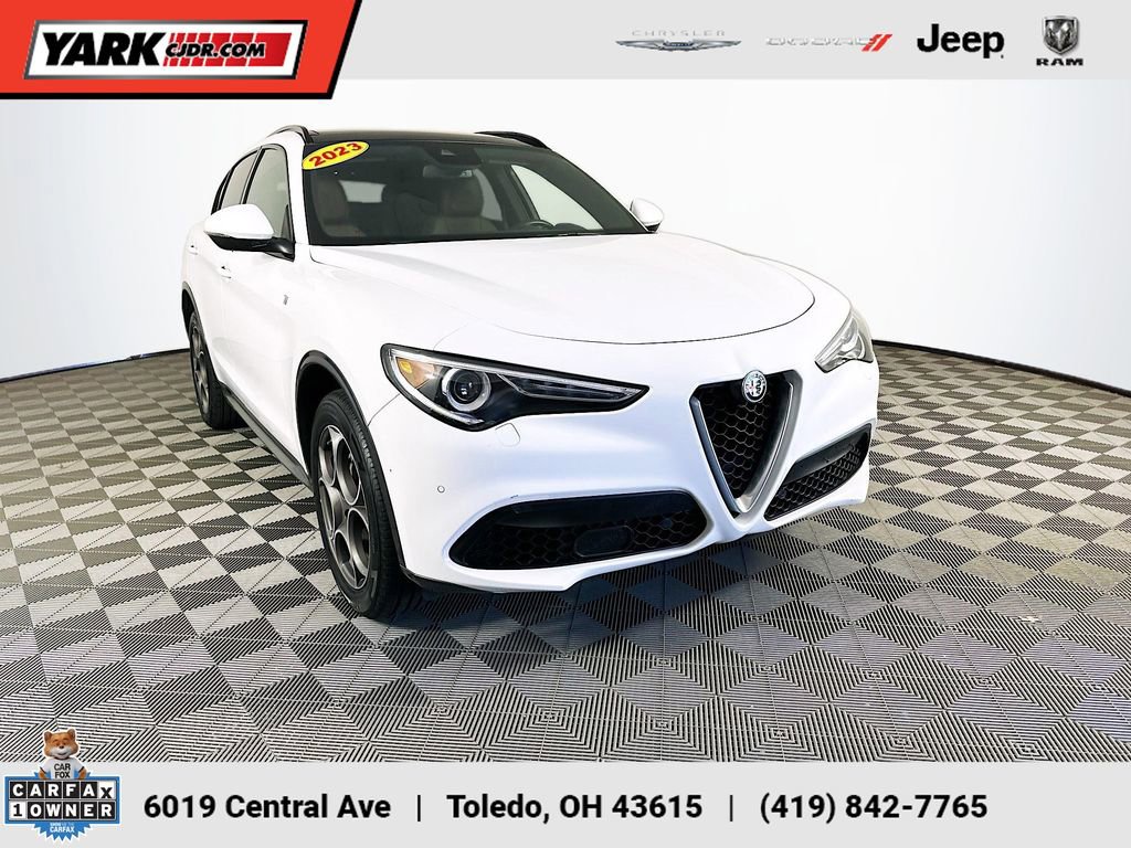 Used 2023 Alfa Romeo Stelvio Ti AWD/4WD image 1