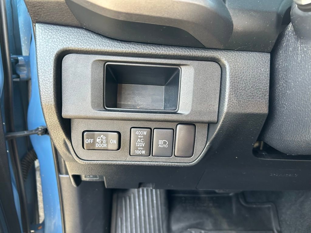 Used 2019 Toyota Tacoma TRD Sport w/ Technology Package image 15