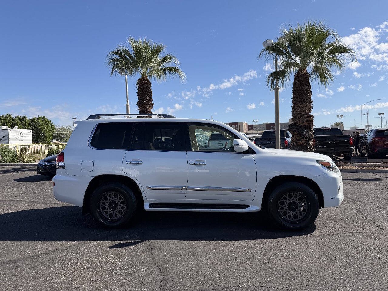 Used 2015 Lexus LX 570 4WD image 4