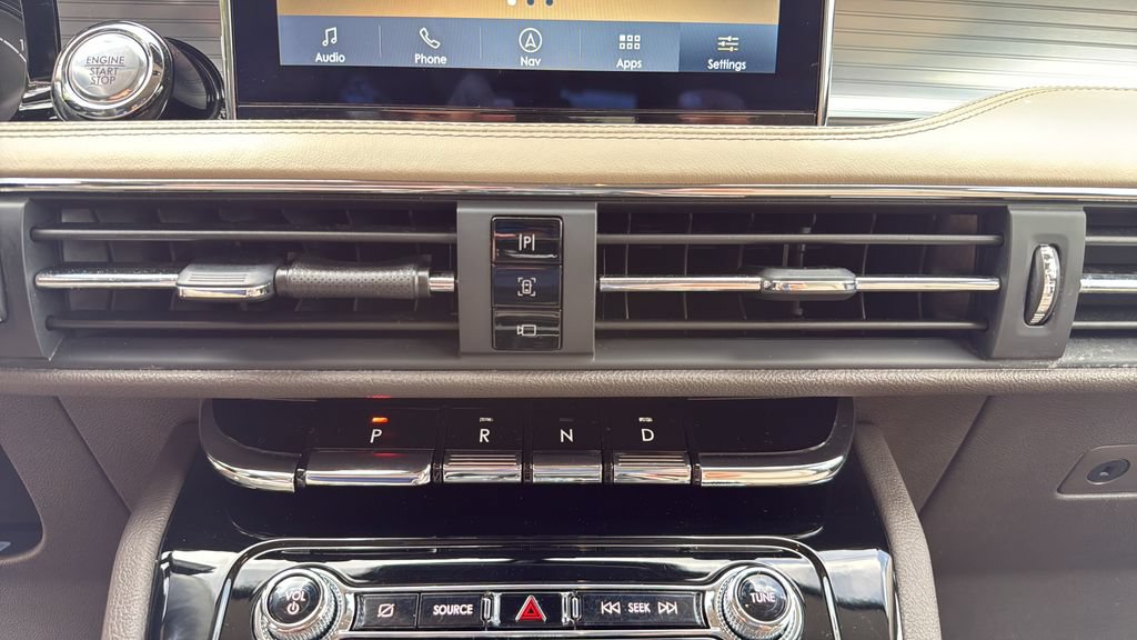 Used 2020 Lincoln Corsair AWD w/ Premium Package image 27
