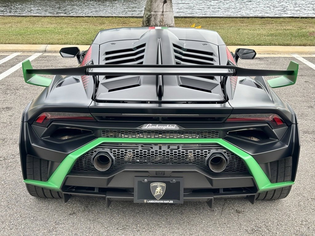 Used 2022 Lamborghini Huracan STO image 6