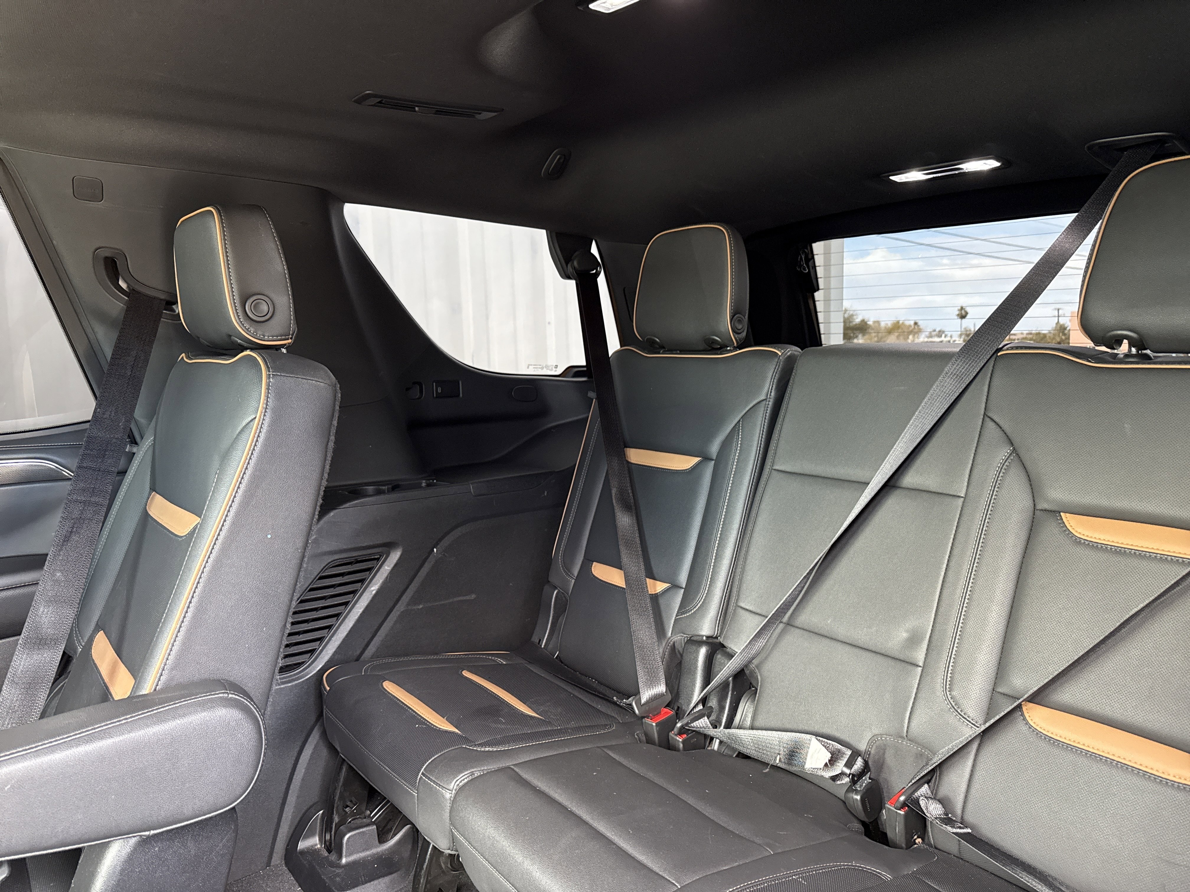 Used 2022 GMC Yukon AT4 image 36