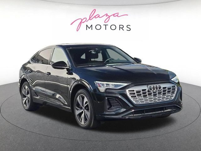 Certified 2024 Audi Q8 e-tron Premium Plus w/ Premium Plus Package AWD/4WD image 3