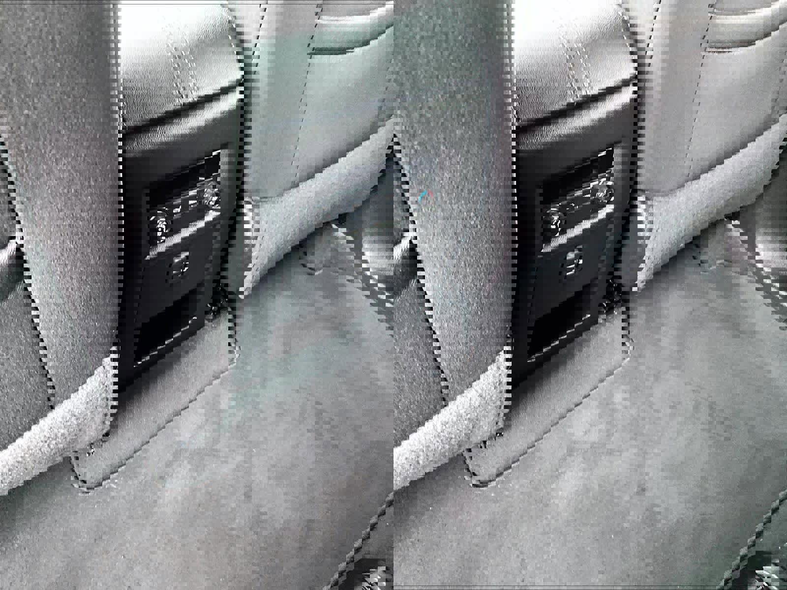 Used 2023 Chevrolet Traverse LT w/ Midnight/Sport Edition image 29