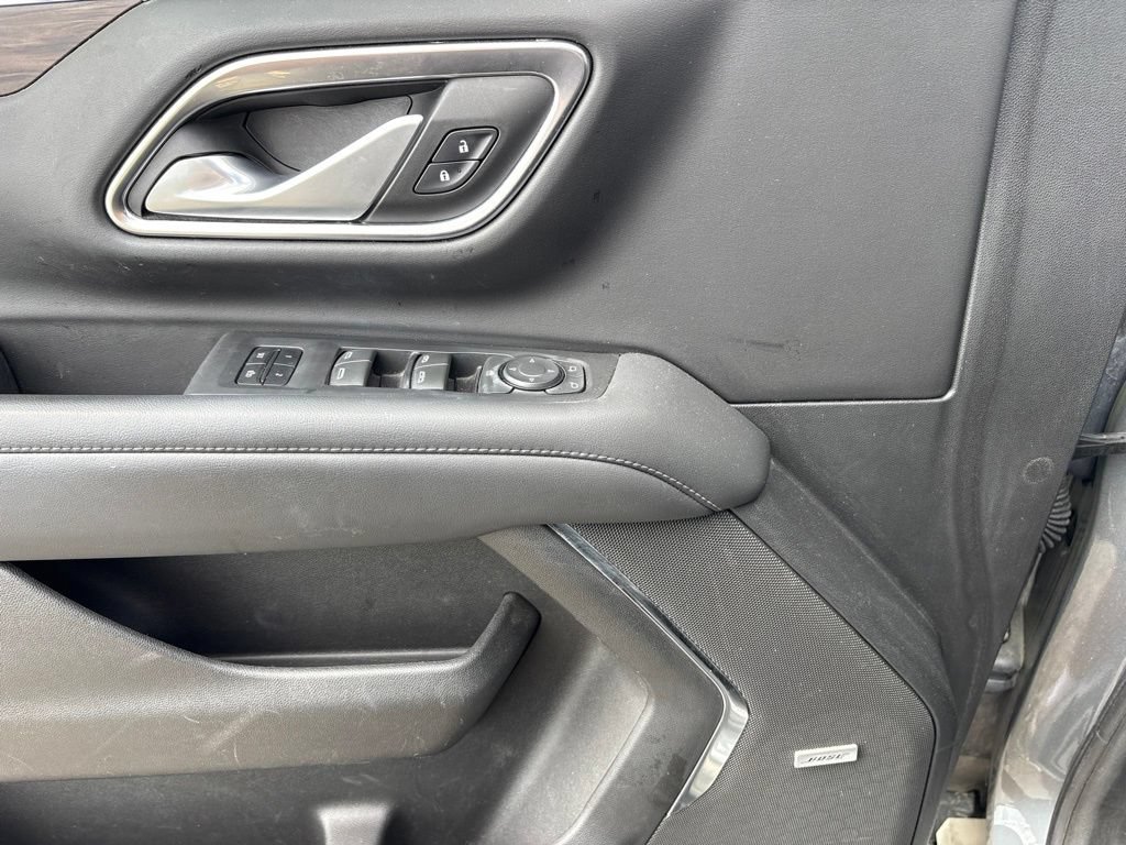 Used 2022 Chevrolet Suburban LT AWD/4WD image 17