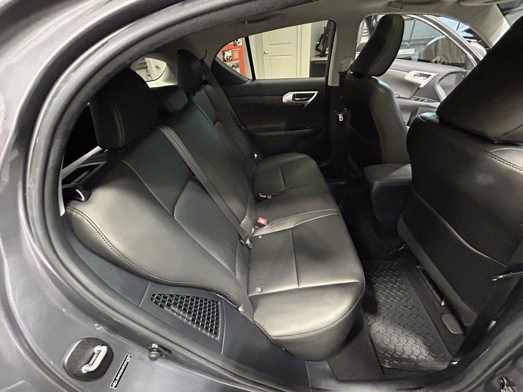 Used 2012 Lexus CT 200h Premium image 40